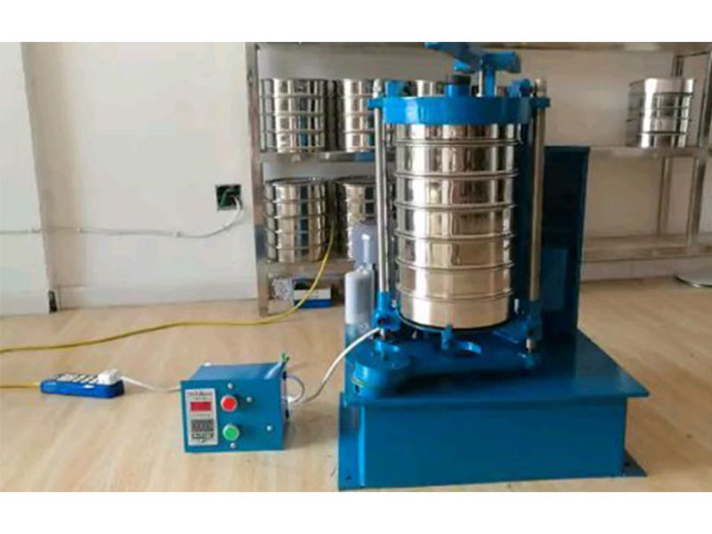 使用直線振動篩造成物料跑偏的原因有哪些？